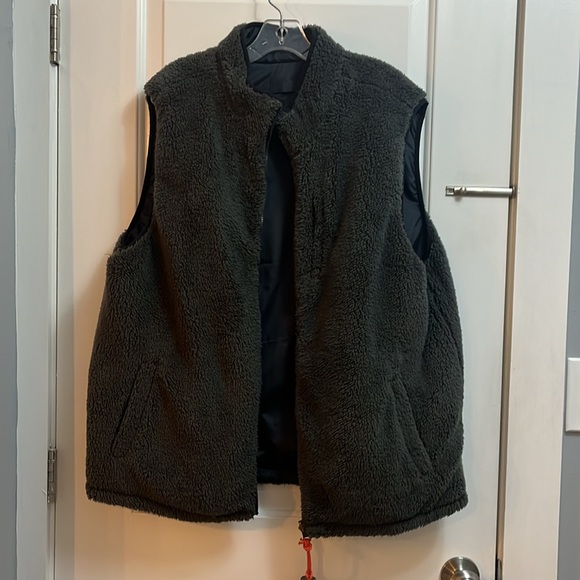 NWT Men’s Weatherproof Vintage Reversible Vest - XL - Picture 7 of 7